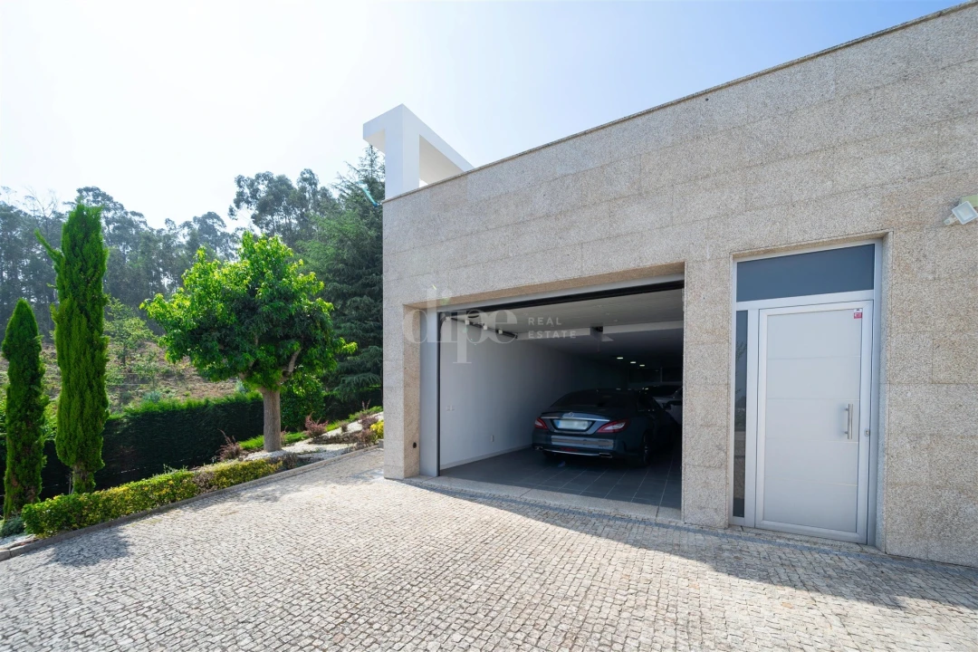 Moradia T4 para Venda em Serzedo e Calvos Foto 28