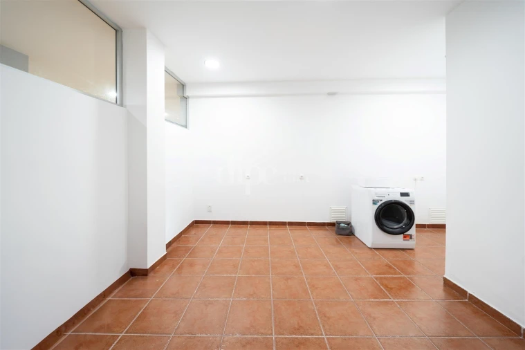 Moradia T4 para Venda em Serzedo e Calvos Foto 30