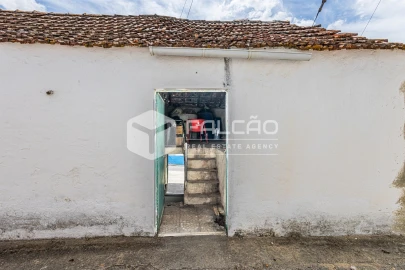 Moradia T3 para Venda em Azoia de Cima e Tremês