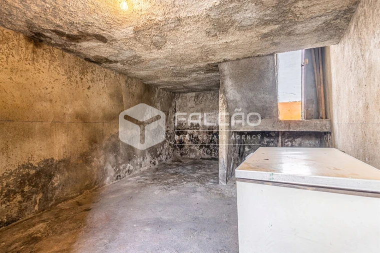 Moradia T3 para Venda em Azoia de Cima e Tremês Foto 21
