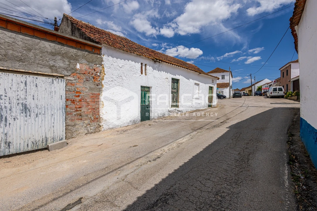 Moradia T3 para Venda em Azoia de Cima e Tremês Foto 12