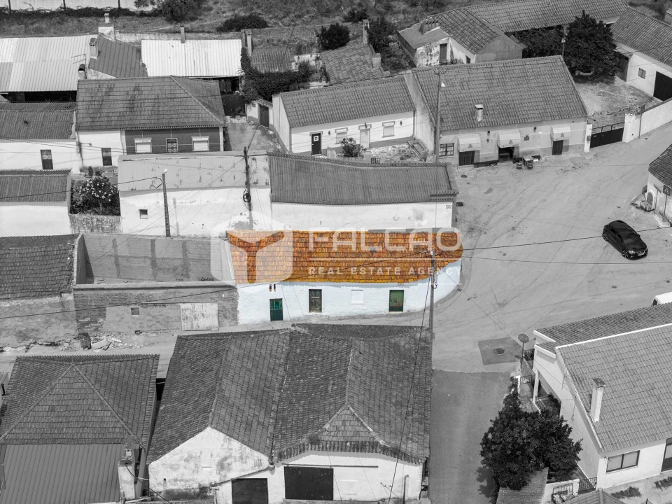 Moradia T3 para Venda em Azoia de Cima e Tremês Foto 2