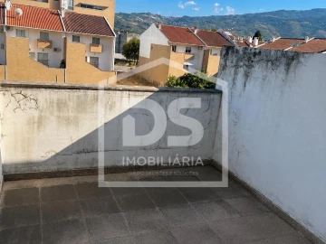 Moradia T4 para Venda em Peso da Régua e Godim