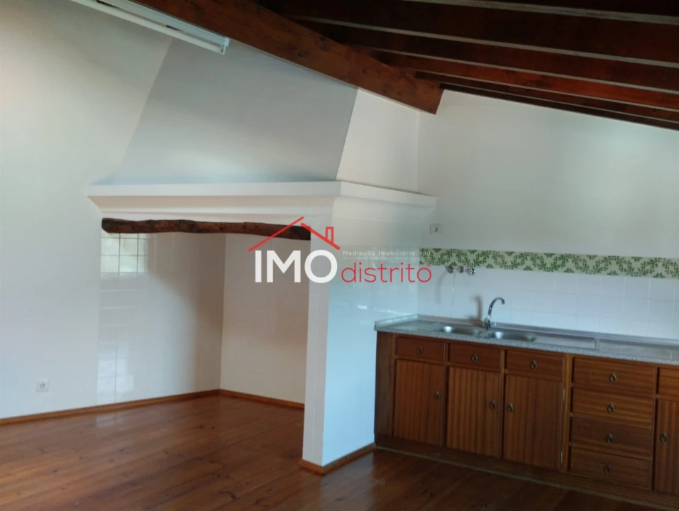 Moradia T2 para Venda em Santiago Maior Foto 10