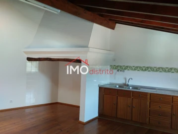 Moradia T2 para Venda em Santiago Maior