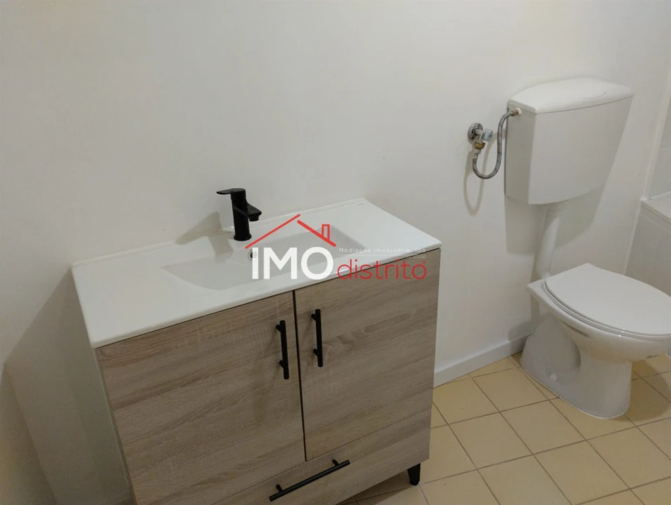 Moradia T2 para Venda em Santiago Maior Foto 5