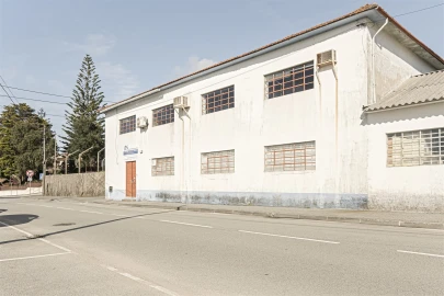 Armazém para Venda em São Paio de Oleiros