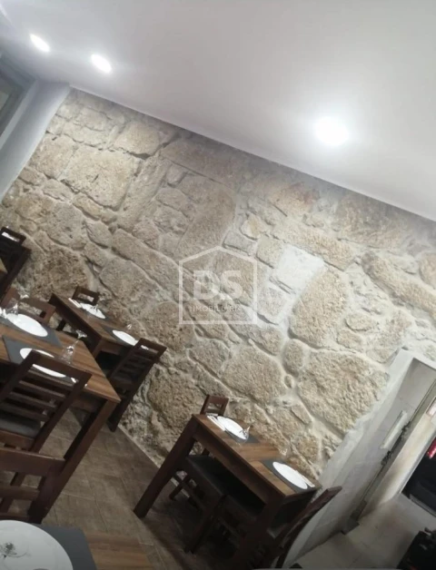 Negócio para Arrendamento em Gondomar (São Cosme), Valbom e Jovim