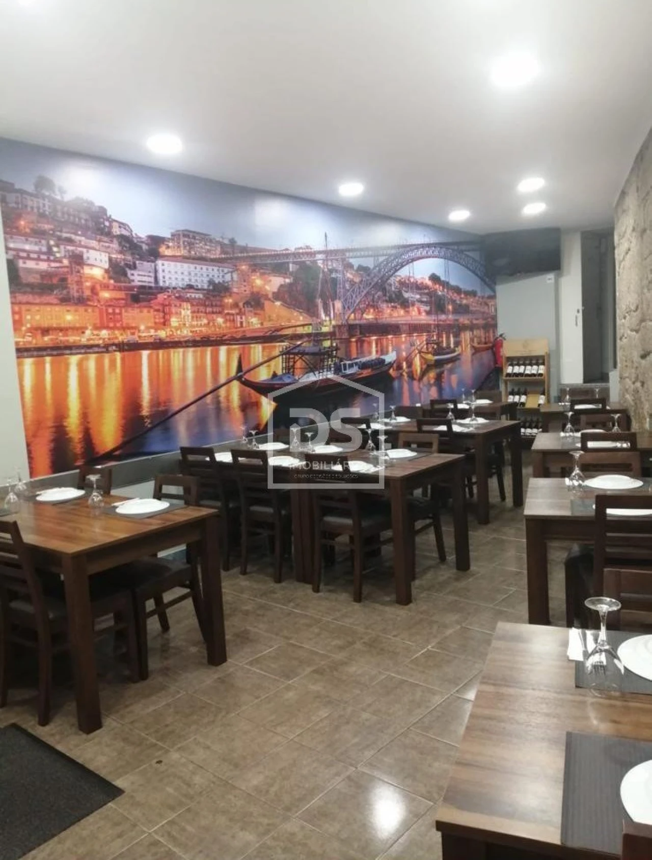 Negócio para Arrendamento em Gondomar (São Cosme), Valbom e Jovim Foto 2