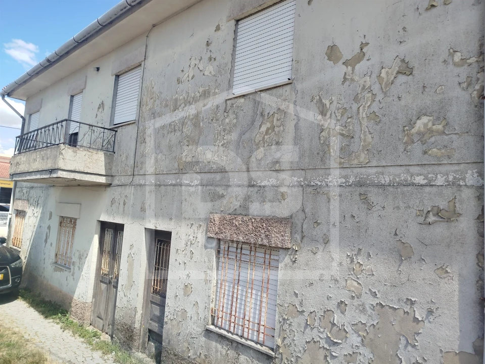 Moradia T2 para Venda em Cinfães Foto 4