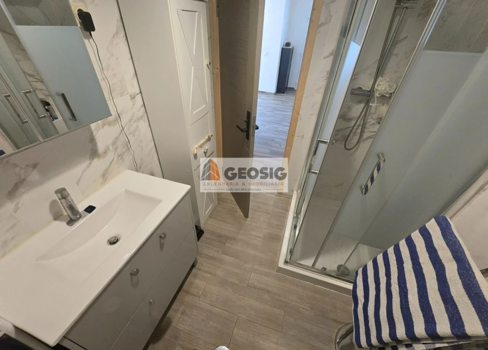 Moradia T2 para Venda em São Barnabe Foto 12