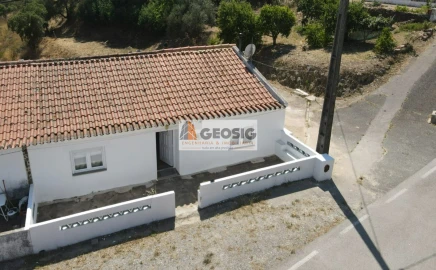 Moradia T2 para Venda em São Barnabe