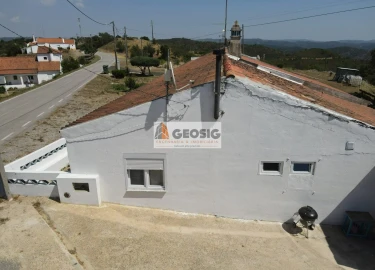 Moradia T2 para Venda em São Barnabe