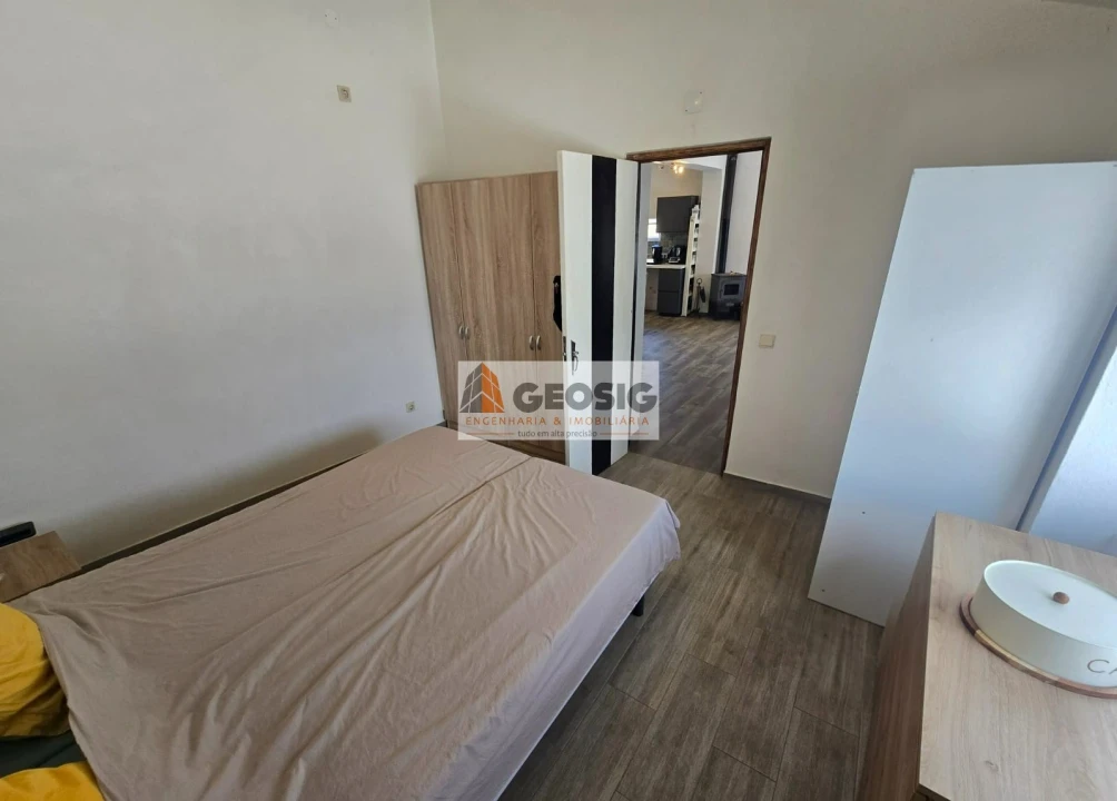 Moradia T2 para Venda em São Barnabe Foto 6
