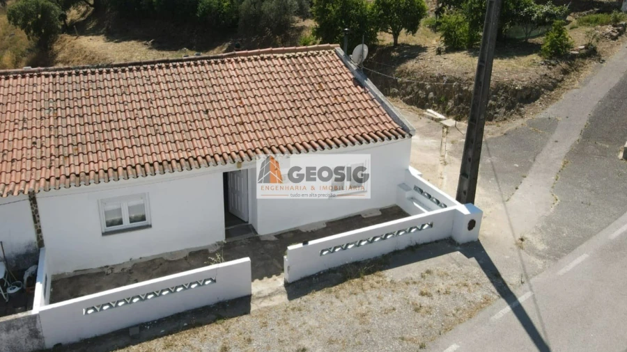 Moradia T2 para Venda em São Barnabe