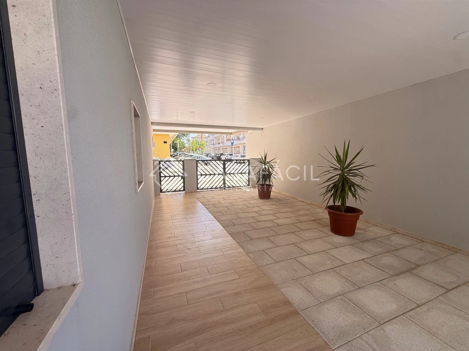 Apartamento T4 para Venda em Alcochete Foto 30