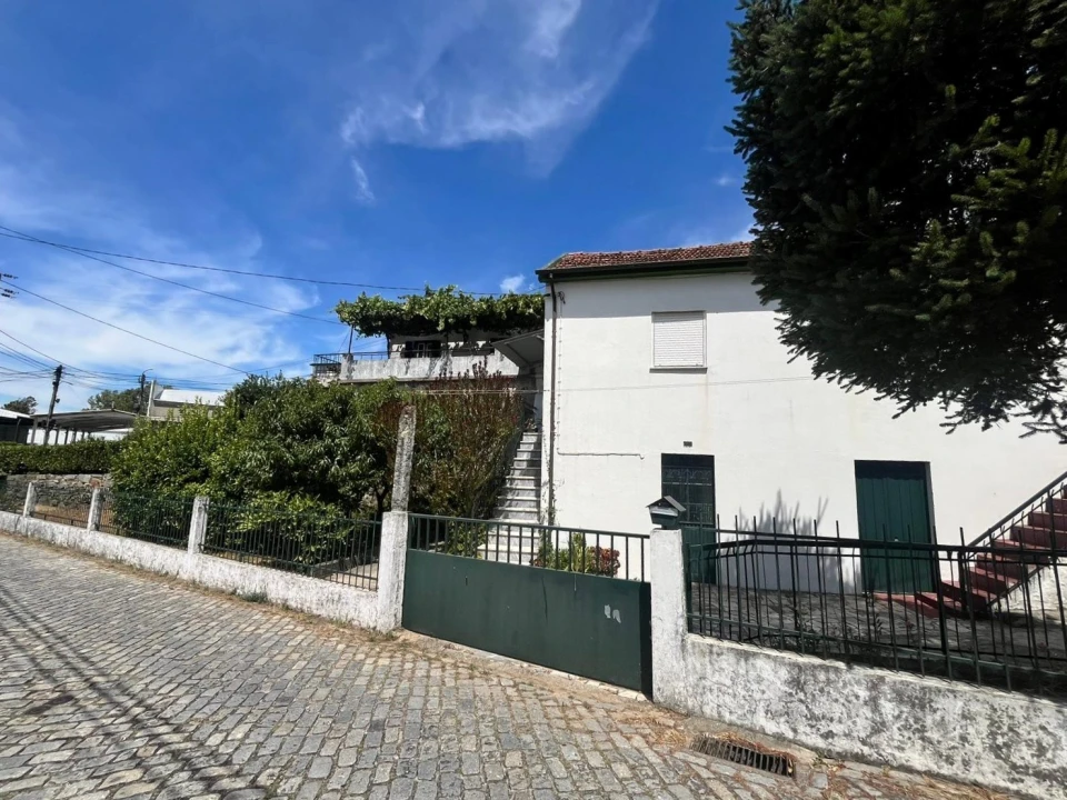 Moradia T3 para Venda em Nogueira, Fraião e Lamaçães Foto 2