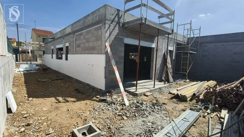 Moradia T3 para Venda em Nossa Sra de Fatima