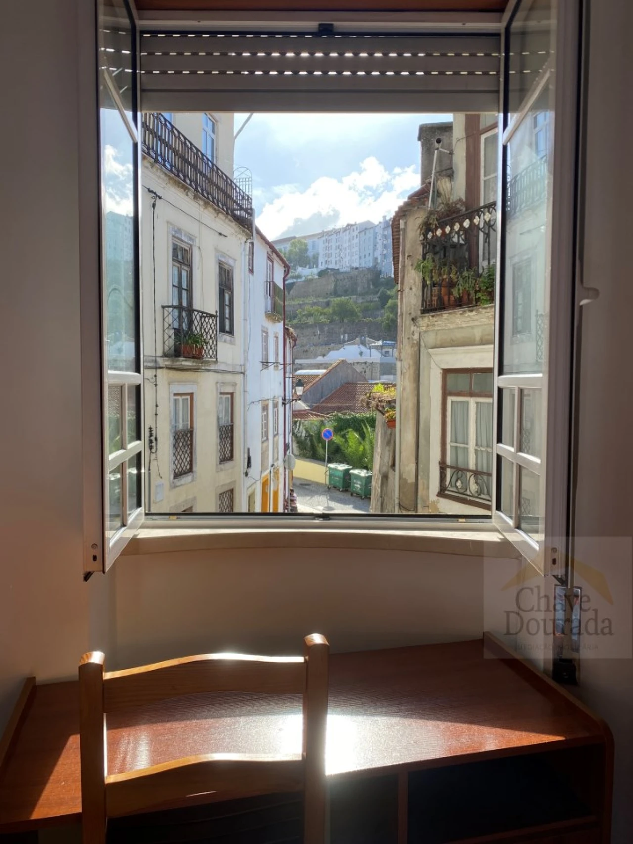 Apartamento T2 para Arrendamento em Sé Nova, Santa Cruz, Almedina e São Bartolomeu Foto 1