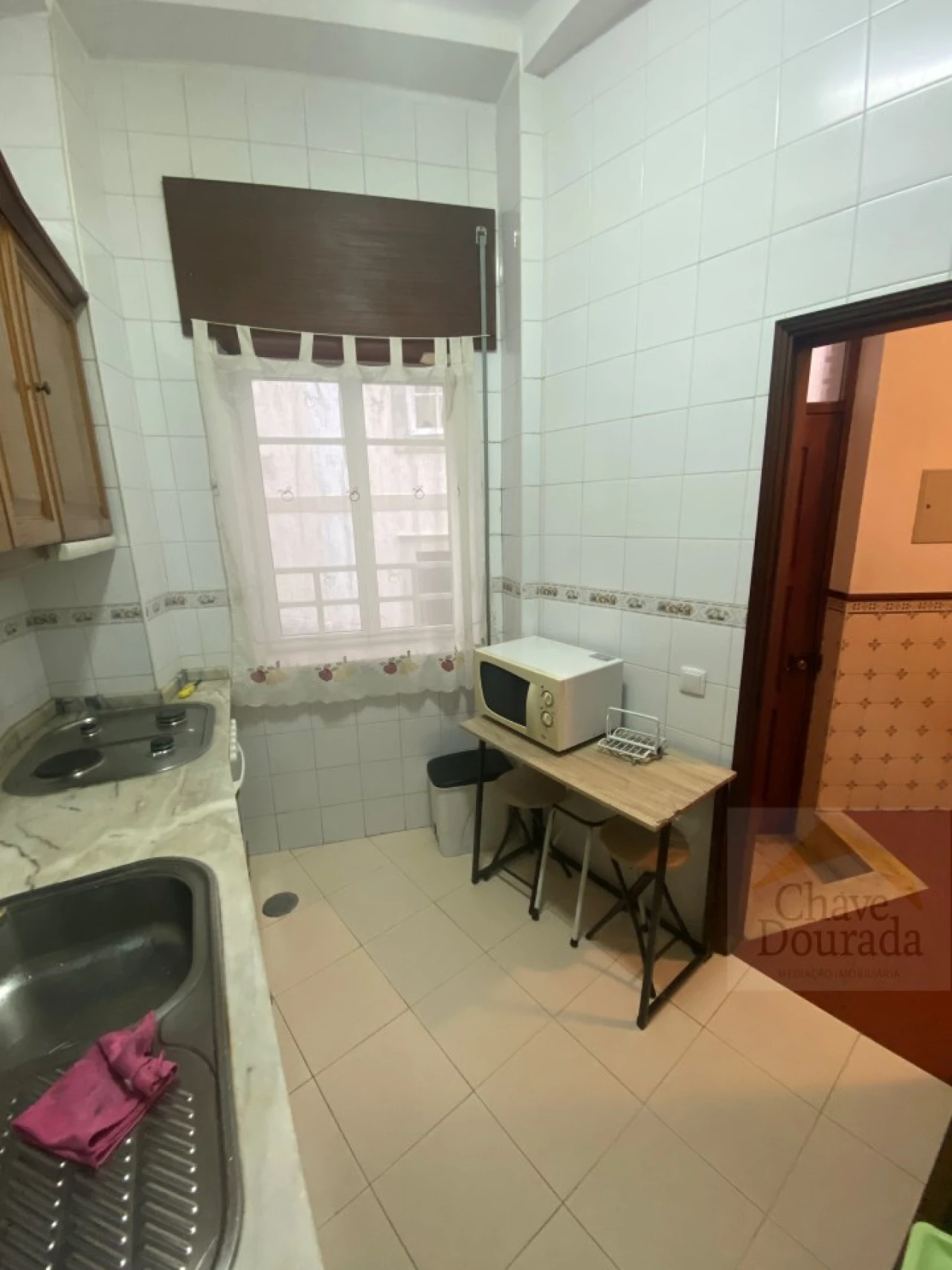 Apartamento T2 para Arrendamento em Sé Nova, Santa Cruz, Almedina e São Bartolomeu Foto 2