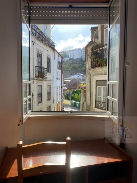 Apartamento T2 para Arrendamento em Sé Nova, Santa Cruz, Almedina e São Bartolomeu