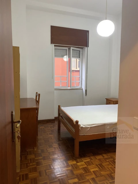 Apartamento T2 para Arrendamento em Sé Nova, Santa Cruz, Almedina e São Bartolomeu