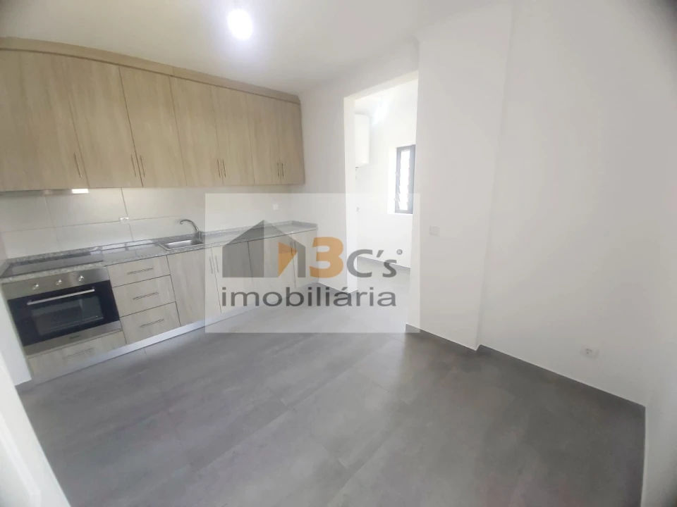 Apartamento T1 para Venda em Rio Tinto Foto 1
