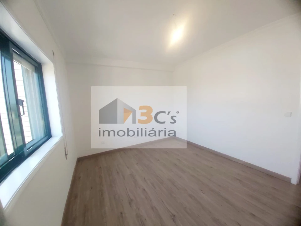 Apartamento T1 para Venda em Rio Tinto Foto 5