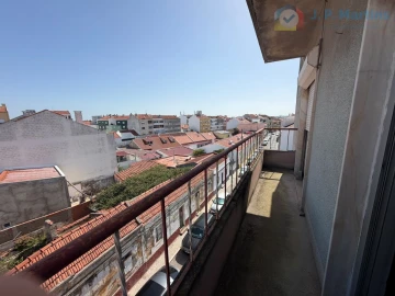 Apartamento T2 para Venda em Baixa da Banheira e Vale da Amoreira