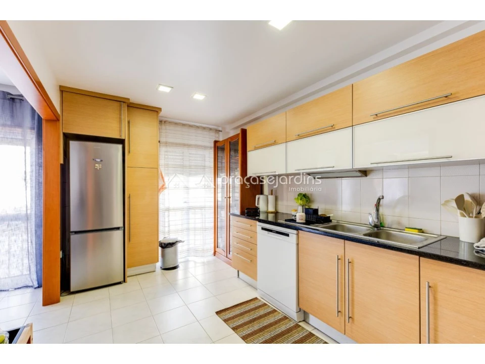 Apartamento T3 para Venda em Coimbrão Foto 3