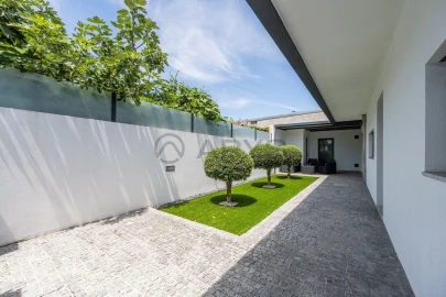 Moradia T3 para Venda em Arcozelo