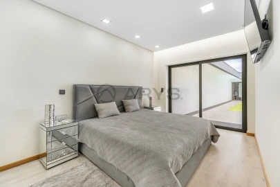 Moradia T3 para Venda em Arcozelo