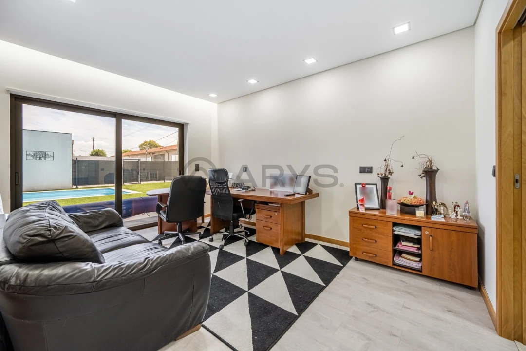 Moradia T3 para Venda em Arcozelo Foto 17