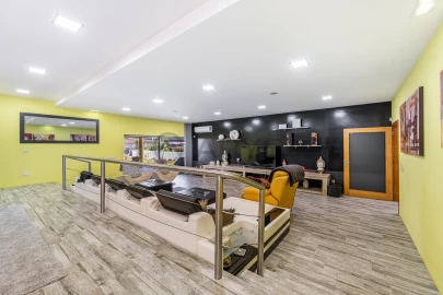 Moradia T4 para Venda em Gulpilhares e Valadares