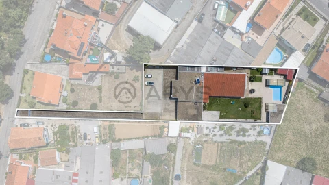 Moradia T4 para Venda em Gulpilhares e Valadares