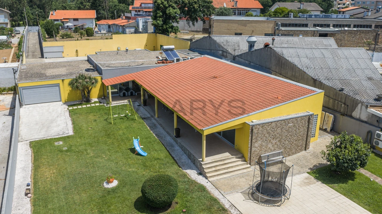 Moradia T4 para Venda em Gulpilhares e Valadares Foto 3