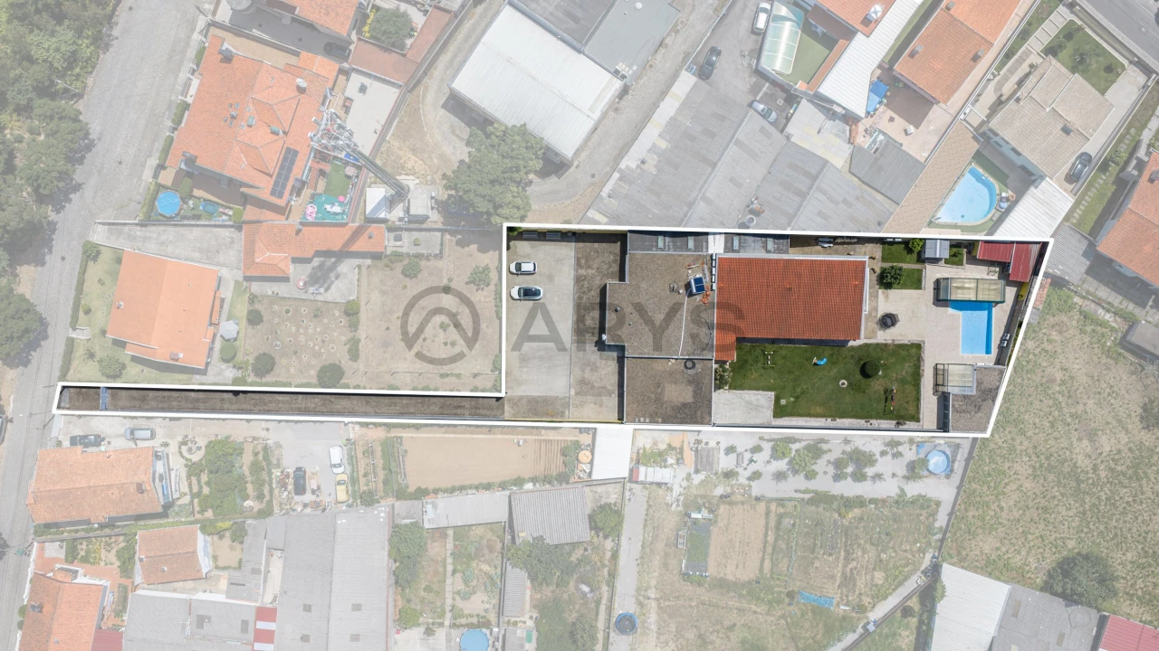 Moradia T4 para Venda em Gulpilhares e Valadares Foto 1