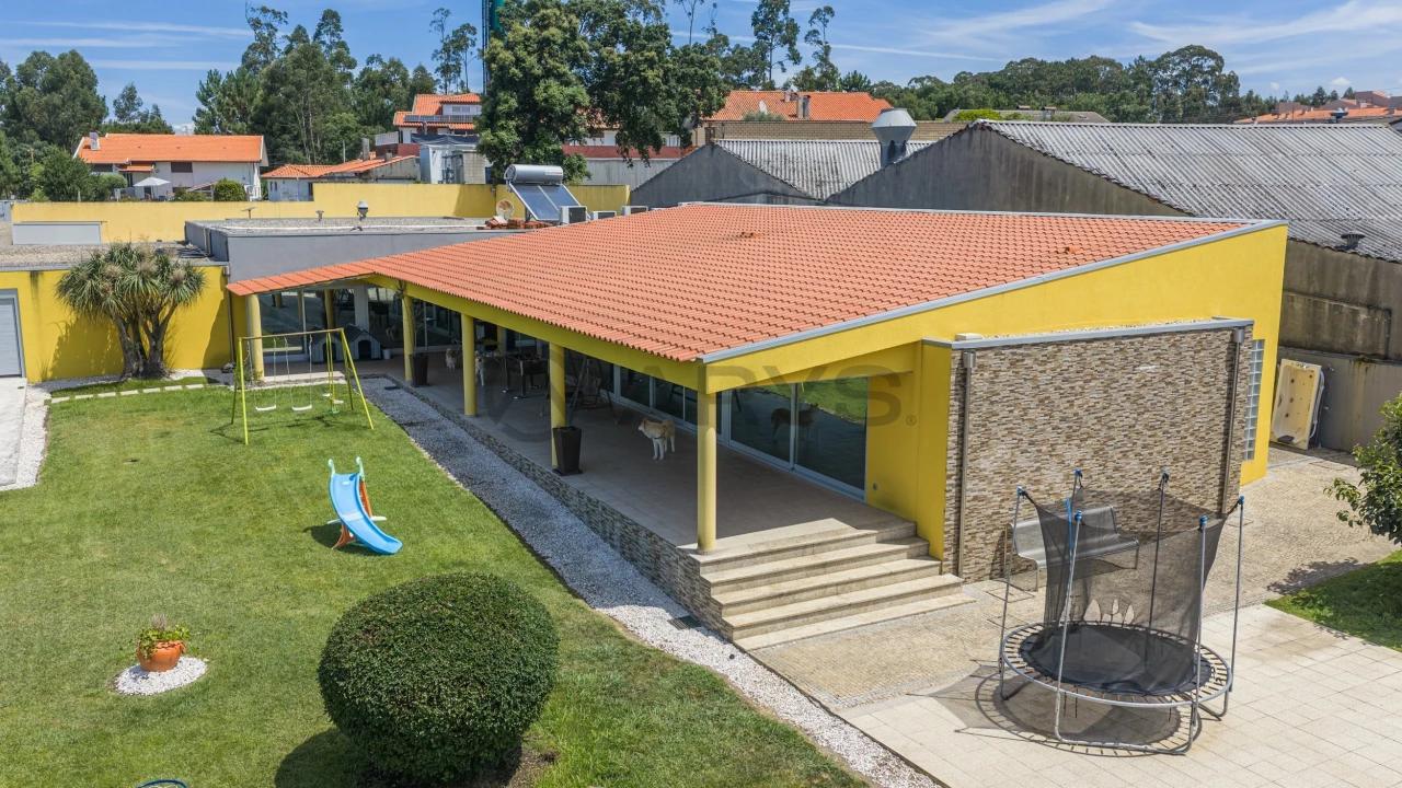 Moradia T4 para Venda em Gulpilhares e Valadares Foto 4