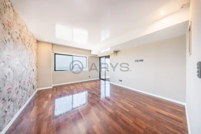 Apartamento T3 para Venda em Aver-O-Mar, Amorim e Terroso