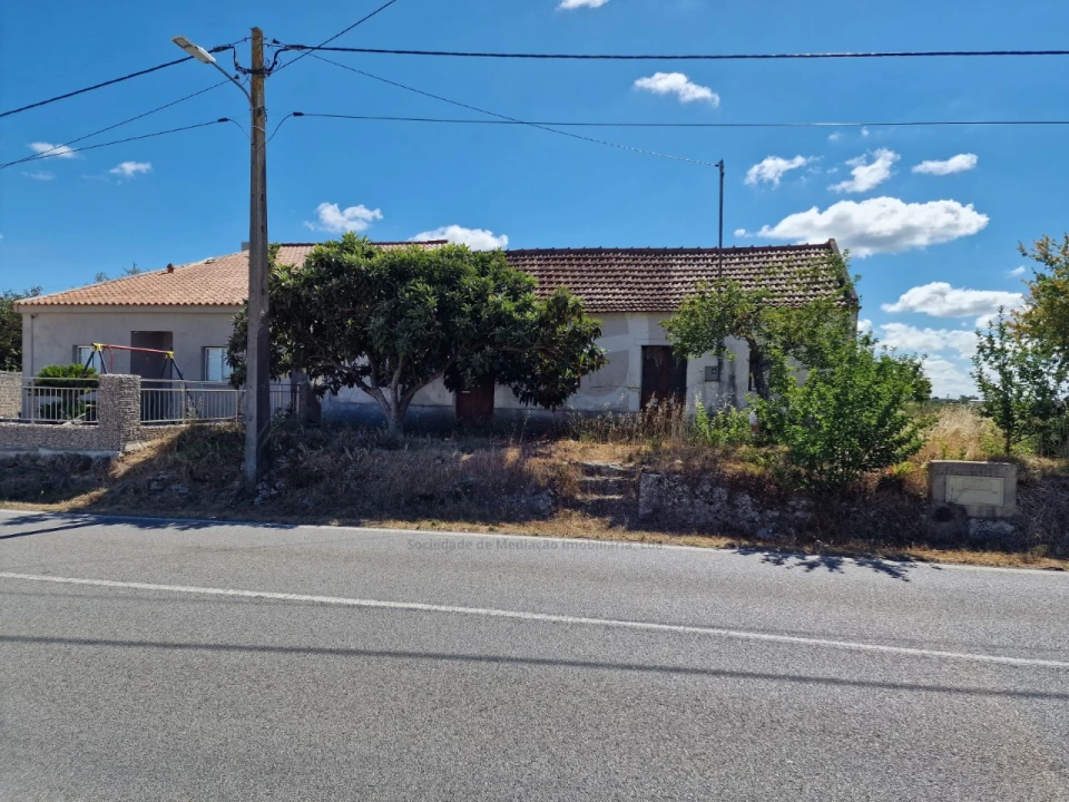 Moradia T3 para Venda em Azoia de Cima e Tremês Foto 1