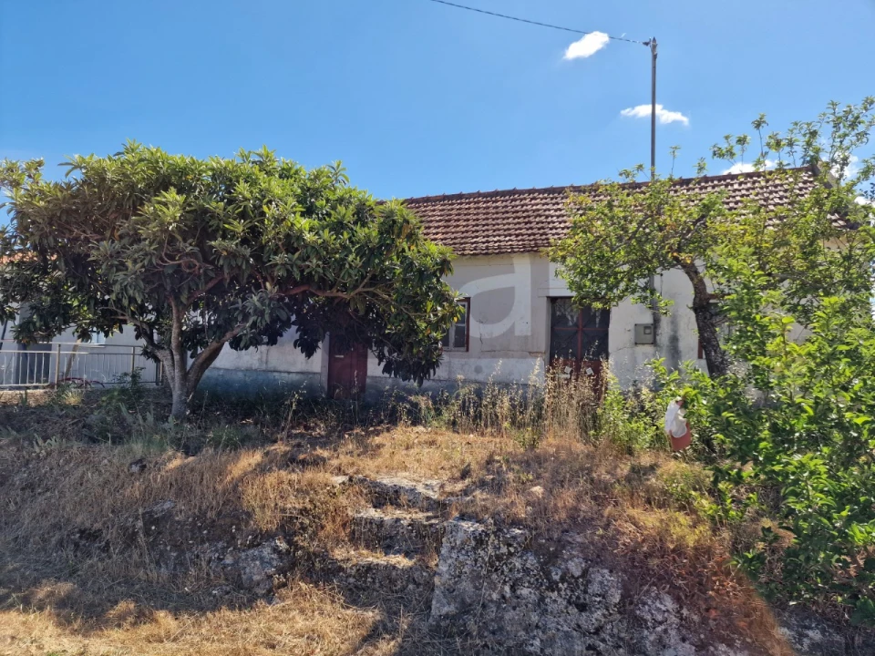 Moradia T3 para Venda em Azoia de Cima e Tremês Foto 2