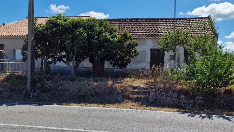 Moradia T3 para Venda em Azoia de Cima e Tremês