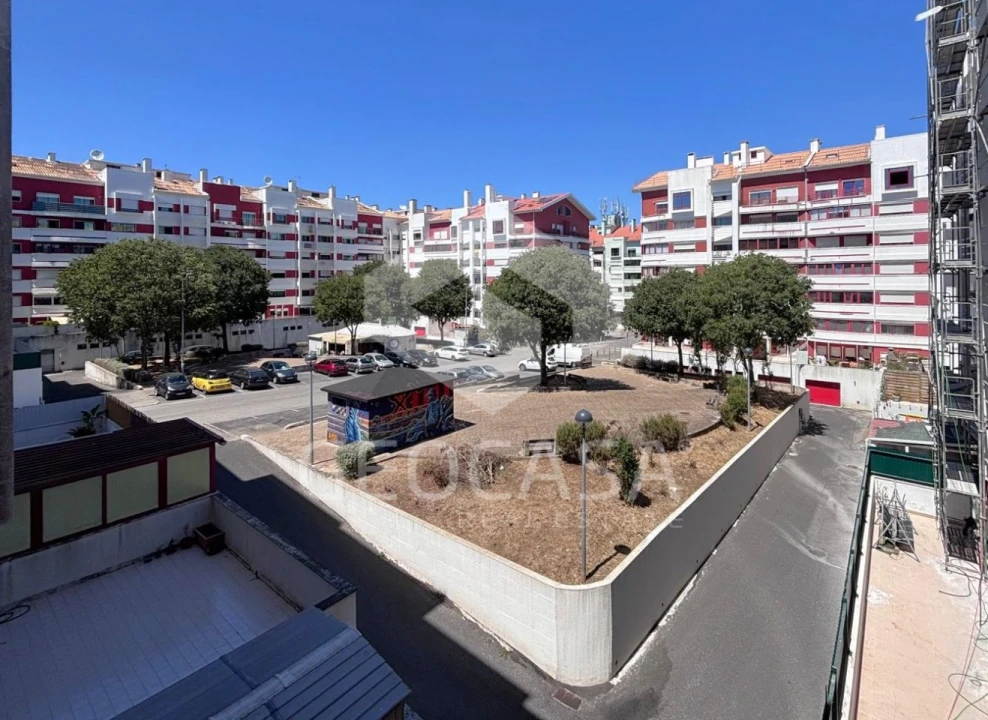 Apartamento T2 para Venda em Algueirão-Mem Martins Foto 14