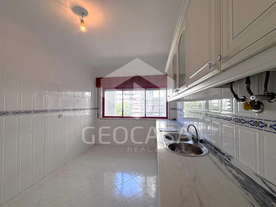 Apartamento T2 para Venda em Algueirão-Mem Martins Foto 3