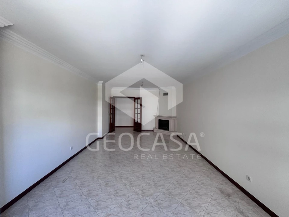 Apartamento T2 para Venda em Algueirão-Mem Martins Foto 6