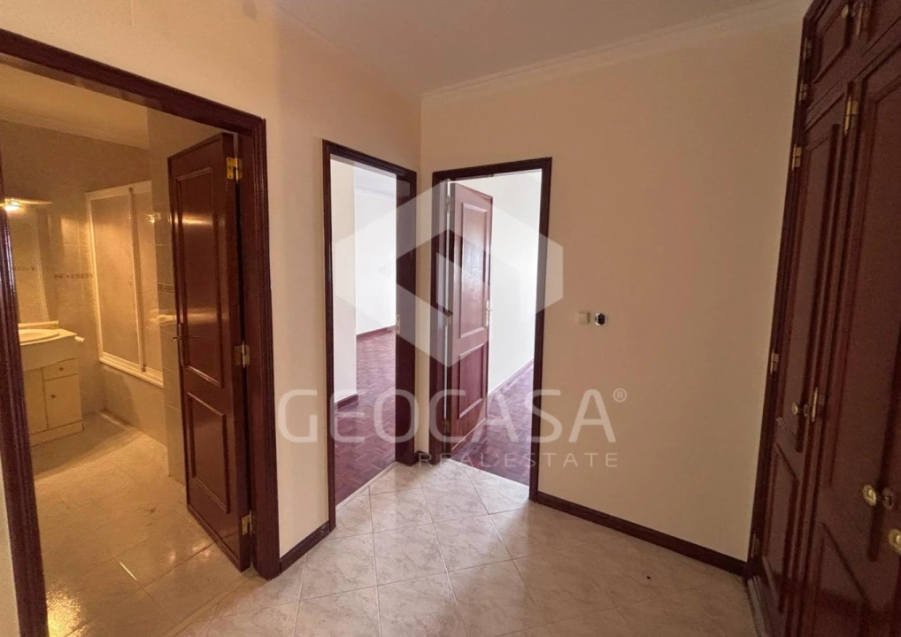 Apartamento T2 para Venda em Algueirão-Mem Martins Foto 10
