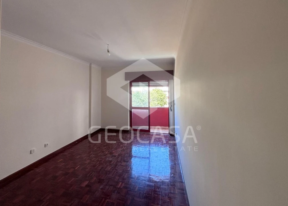 Apartamento T2 para Venda em Algueirão-Mem Martins Foto 18