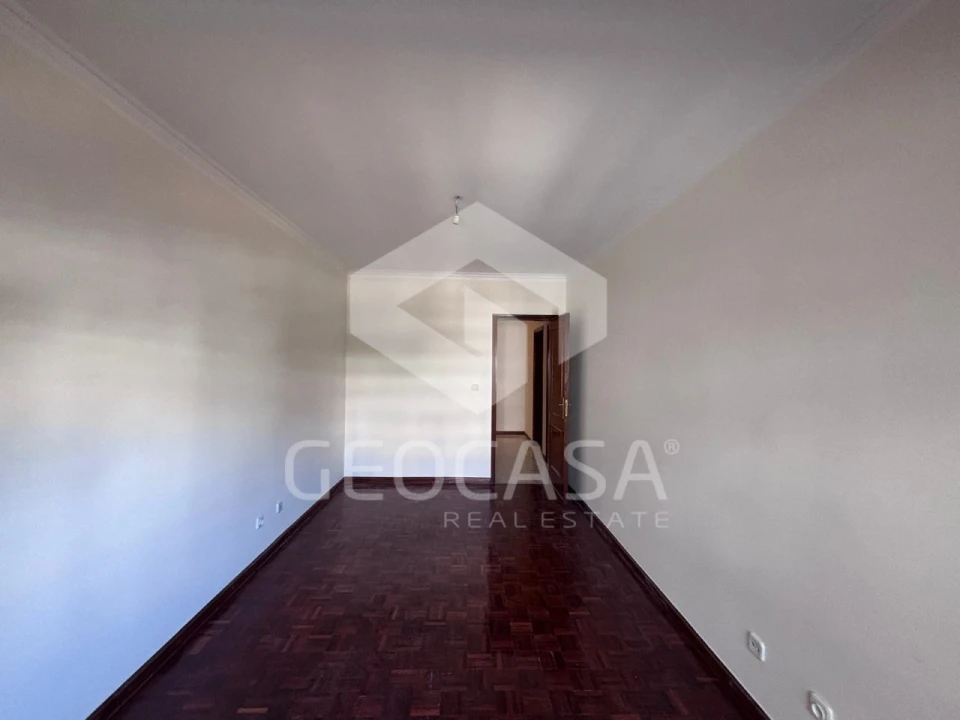 Apartamento T2 para Venda em Algueirão-Mem Martins Foto 17