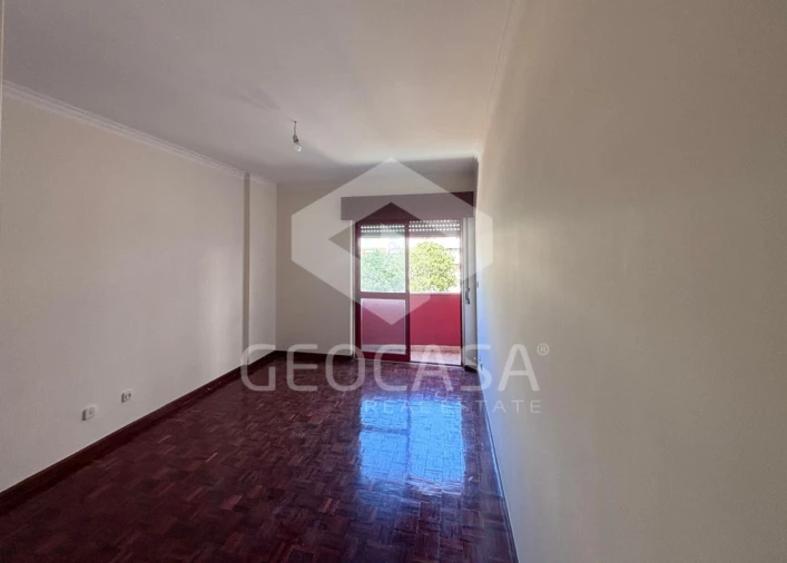 Apartamento T2 para Venda em Algueirão-Mem Martins Foto 18