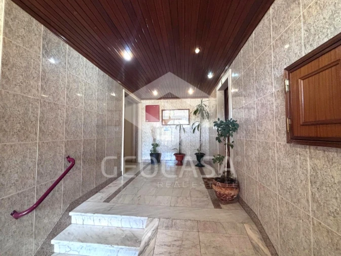 Apartamento T2 para Venda em Algueirão-Mem Martins Foto 21
